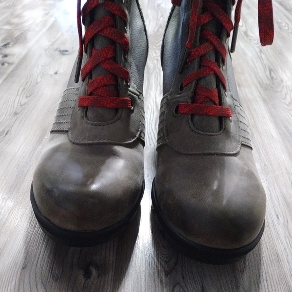 Sorel Lexie Gray Hidden Wedge Lace Up Boots Size 11 NL3046-051 - Picture 2 of 5